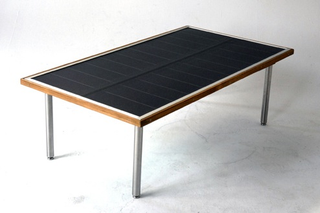 Illustration for article titled SunTable Solar-Powered Gadget Charger Goes on Sale